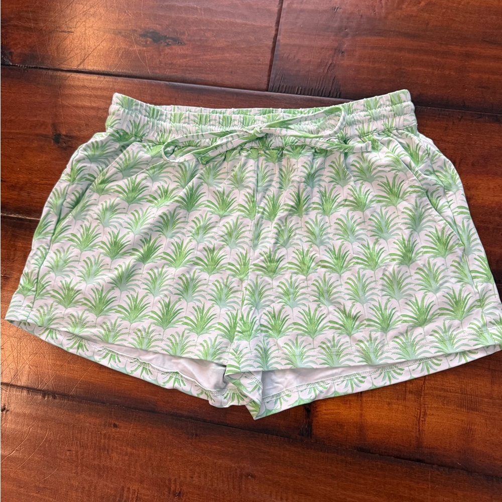 Green Palm Print Women's Shorts